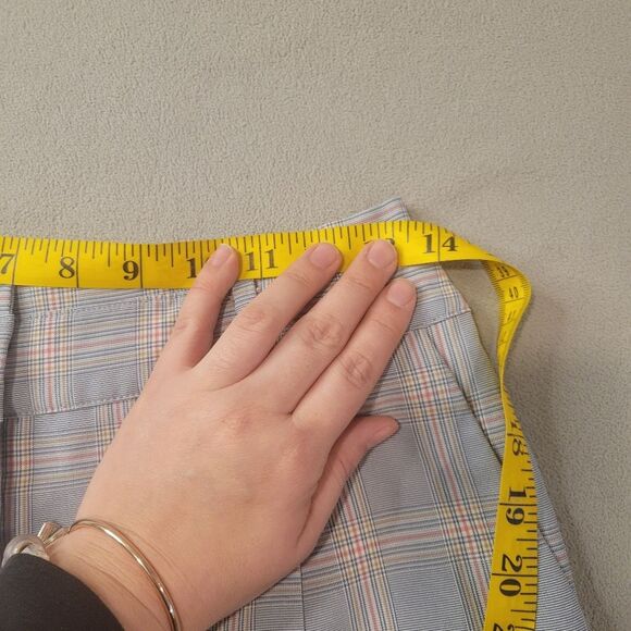 Oasis Gray Bermudas with Tailored Style and Front Pleat Size US 2 - Picture 5 of 9